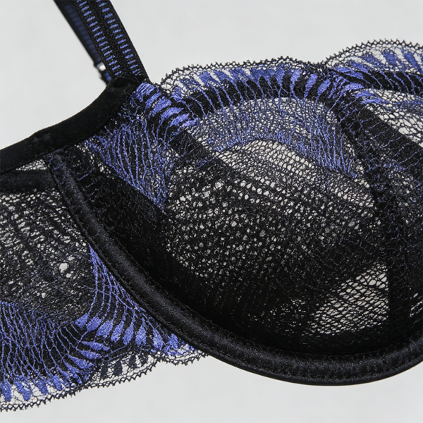 Scalloped Lace Demi